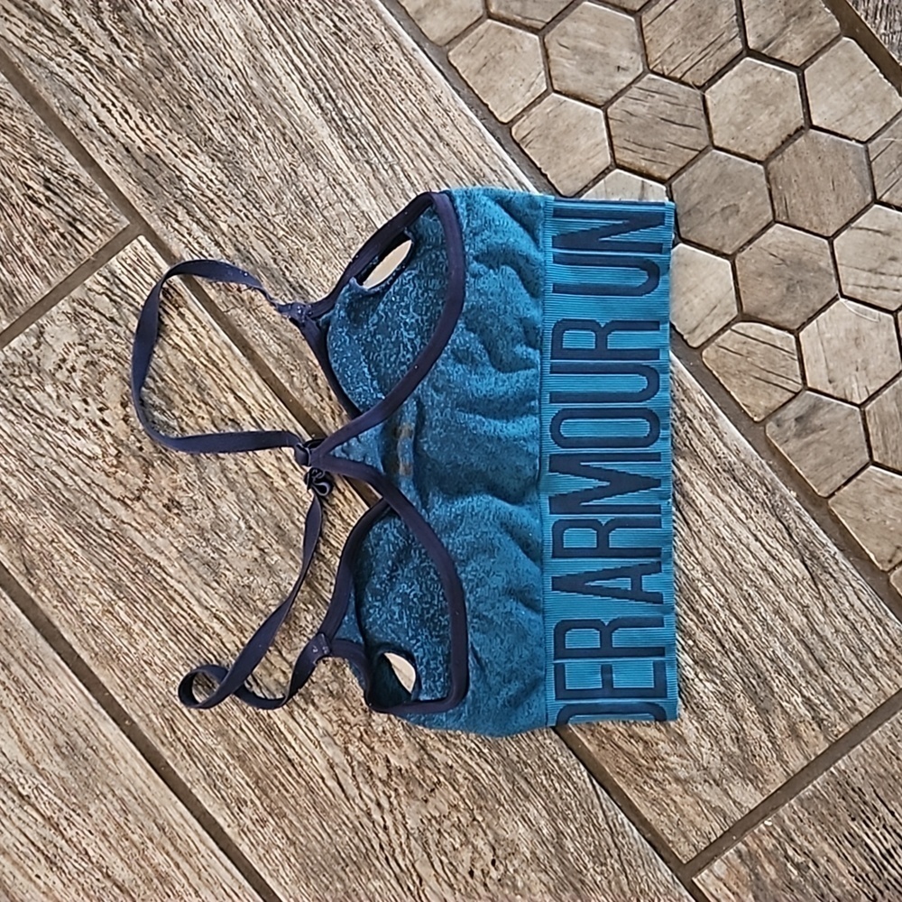 Under armour sports bra size small - Picture 2 of 2